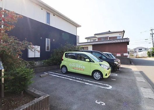 シャーメゾン小森野B棟の駐車場|駐車場に車を止められます