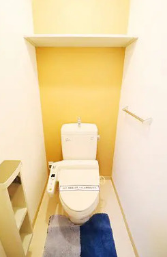 シャーメゾン小森野B棟のトイレ|落ち着いた色調のトイレです