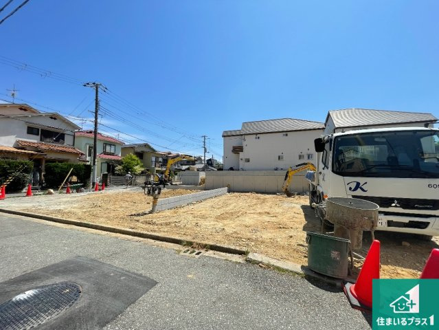西宮市五月ケ丘　第2期　新築一戸建ての外観|周辺は落ち着いた街並みの住宅地！子育てがしやすい住環境です！まだ未完成ですが、現地でしかわからない事もございます。是非一度ご覧ください。