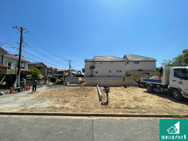 西宮市五月ケ丘　第2期　新築一戸建ての外観|周辺は落ち着いた街並みの住宅地！子育てがしやすい住環境です！まだ未完成ですが、現地でしかわからない事もございます。是非一度ご覧ください。
