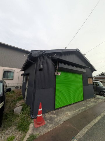 大久保町松蔭倉庫の外観