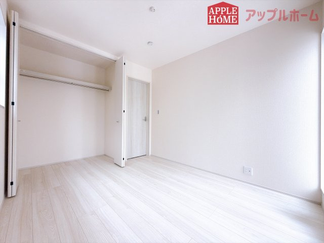 [新築住宅] 深谷市稲荷町北 第3 全3棟の洋室|居室は全室収納あり！たっぷりある収納活用でお部屋もキレイを保てます♪