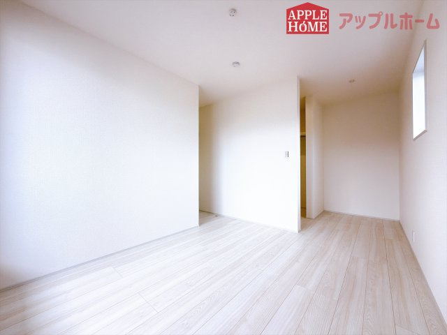 [新築住宅] 深谷市稲荷町北 第3 全3棟の洋室|２階居室は全室収納あり！たっぷりある収納活用でお部屋もキレイを保てます♪