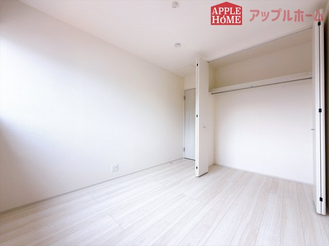 [新築住宅] 深谷市稲荷町北 第3 全3棟の洋室|２階居室は全室収納あり！たっぷりある収納活用でお部屋もキレイを保てます♪