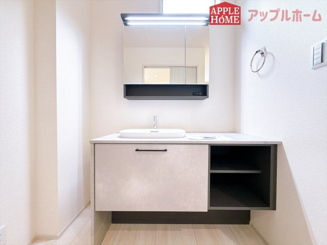 [新築住宅] 深谷市稲荷町北 第3 全3棟の独立洗面台|お洒落な独立洗面台あります♪