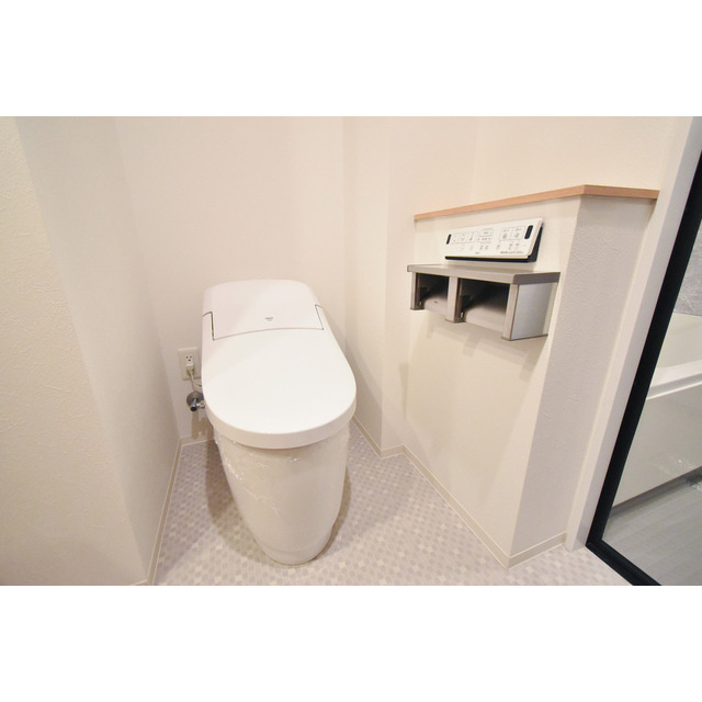 Uresidence Temmabashiのトイレ|落ち着いた色調のトイレです