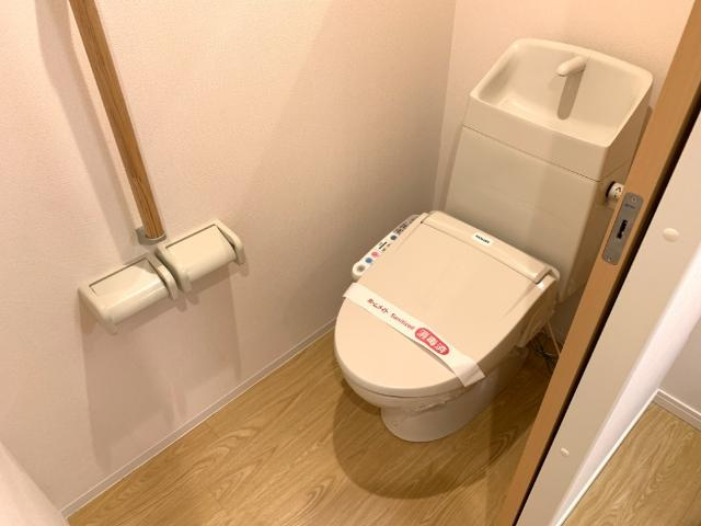 エイチ・ツーオー新深江のトイレ|シャワー付トイレ