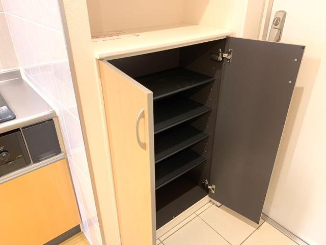 エイチ・ツーオー新深江の収納|下駄箱
