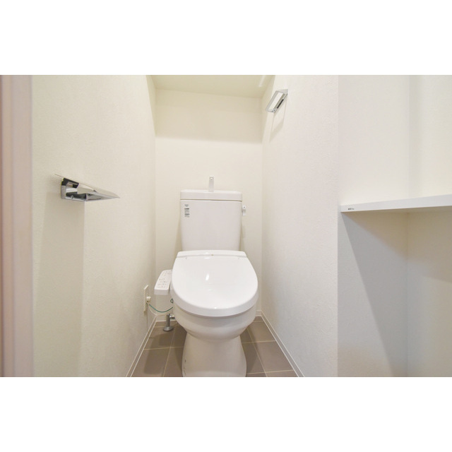アドバンス大阪ビヤンのトイレ|落ち着いたトイレです
