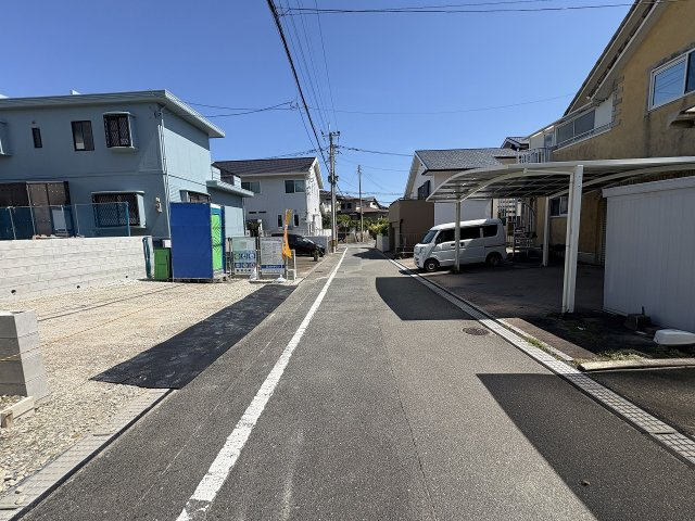 【その他】 | 大野城市旭ヶ丘2丁目2期　1号棟（全1棟）【仲介手数料無料・0円】 | 現地写真。前面道路です。