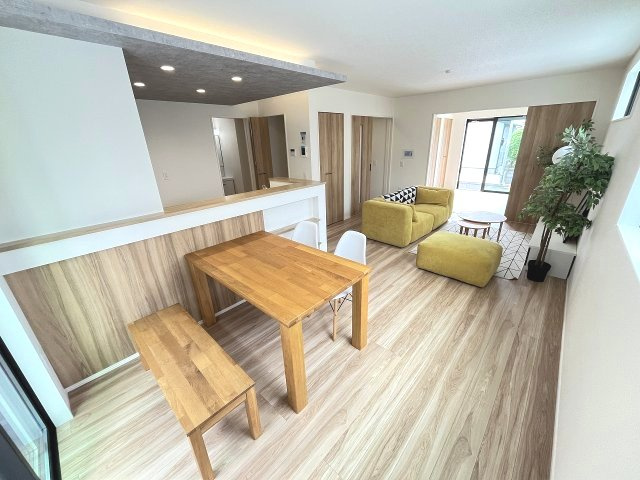 【居間・リビング】 | 大野城市旭ヶ丘2丁目2期　1号棟（全1棟）【仲介手数料無料・0円】 | 施工例。施工例は完成時と異なる場合があります。