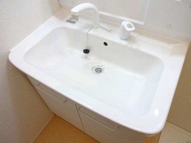 サニーテラスの洗面所|明るい洗面所です