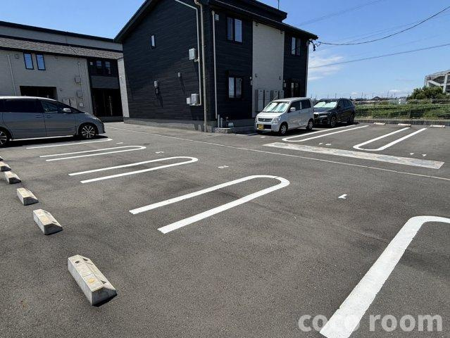 高岡ヒルズ　Ａの駐車場