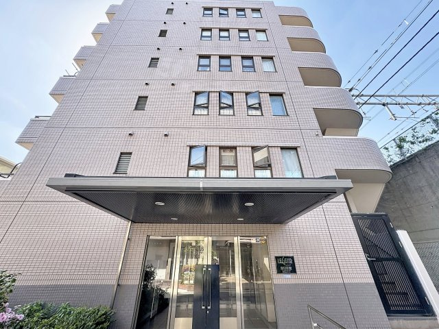 レジェンド東日暮里ウエストの外観|ペット飼育可能！オートロック付き新耐震基準マンション、レジェンド東日暮里ウエストは即日現地案内可能となっておりますので、お気軽にお問い合わせください！