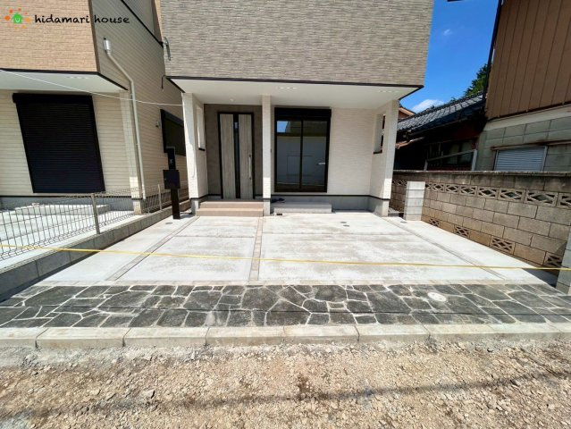 上尾市愛宕218Ⅱ②　新築戸建　02の駐車場