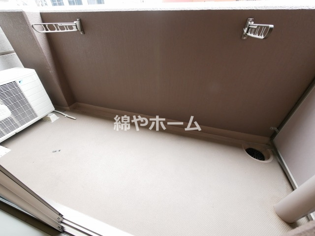 パークキューブ北浜のバルコニー|暖かな日差しのふりそそぐバルコニー