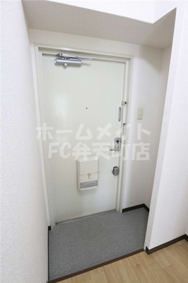 【玄関】 | プエルト弐番館 | 明るい玄関です