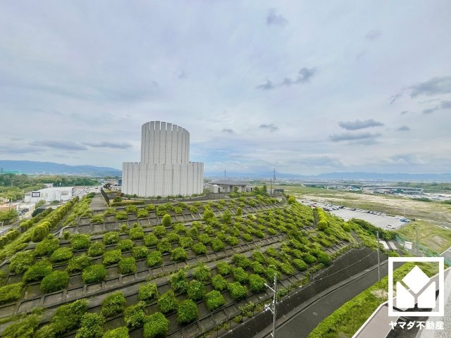京阪東ローズタウン･ファインガーデンあゆみヶ丘Ｅ棟の展望