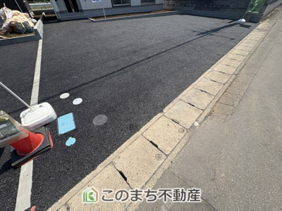 【駐車場】 | 古河市五部第1　2号棟 | 横並びに2～3台駐車可能（車種による）