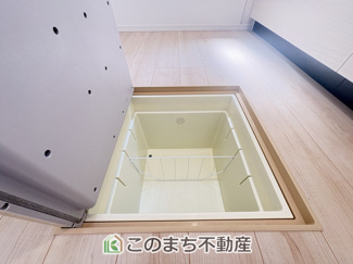 【収納】 | 古河市五部第1　2号棟 | あると便利！！床下収納☆