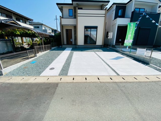 よかタウン／菊池郡菊陽町大字原水5期／1号棟の前面道路含む現地写真