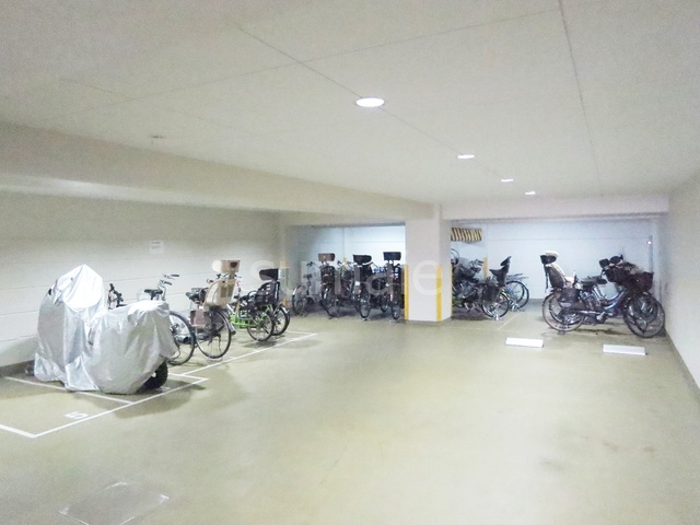 メゾン滝野川のその他共用部分|嬉しい屋内駐輪場です♪
