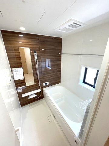 岡山市中区江並　戸建ての浴室|明るいバスルームです。