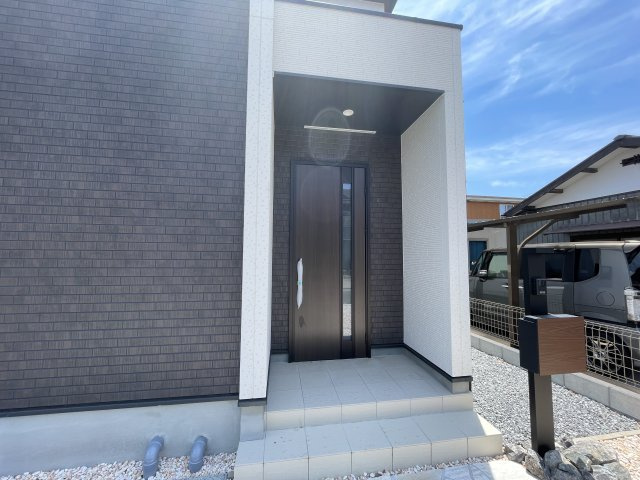 岡山市中区江並　戸建ての玄関|玄関の様子です。