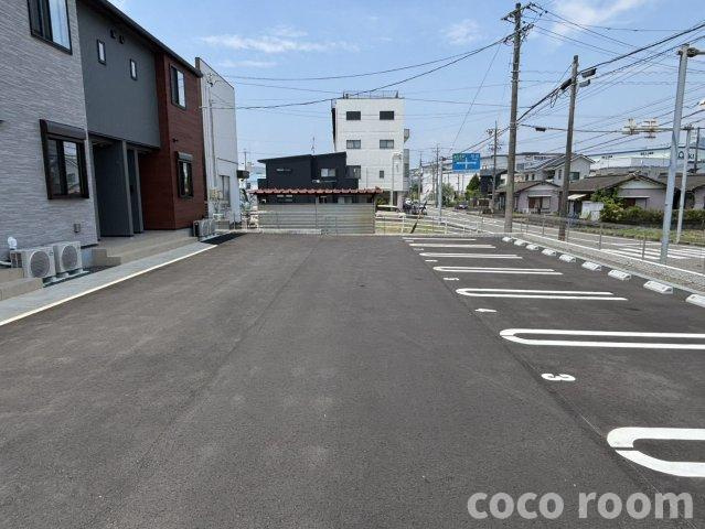 メゾン・ド・プラージュの駐車場
