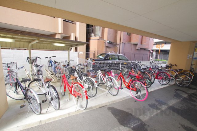 プラディオ天満セレニテ　仲介手数料無料の駐車場