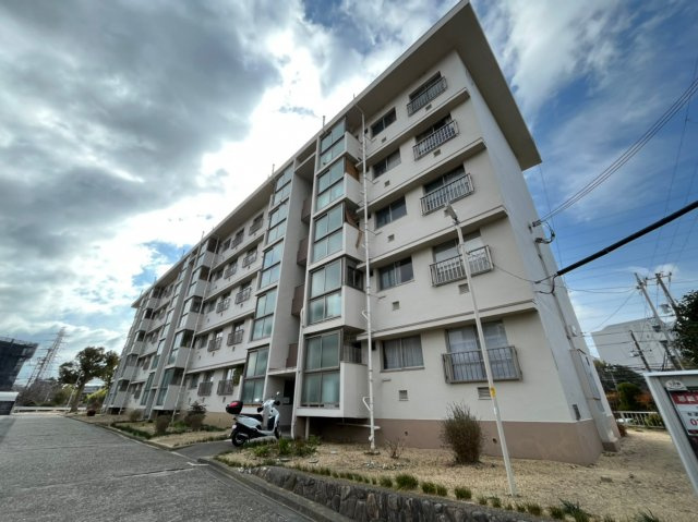 狩口台住宅42号棟の外観