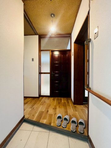 狩口台住宅42号棟の玄関