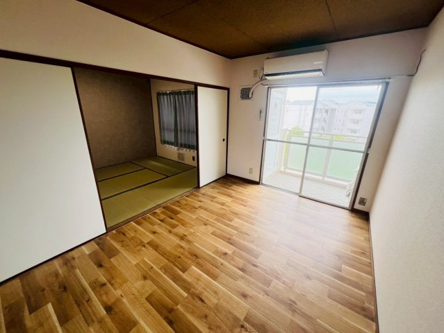 狩口台住宅42号棟の居間・リビング