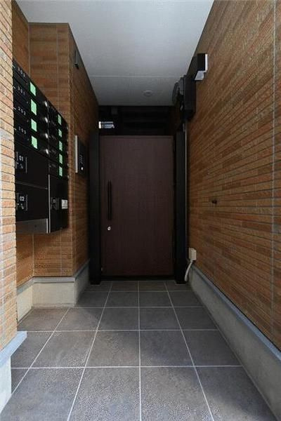 グランクオール蕨南町のエントランス
