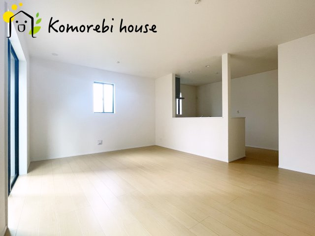 さいたま市北区吉野町　１期　ハートフルタウン　新築一戸建て　Cの居間・リビング|おしゃれな居間です