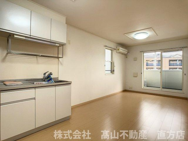直方市大字下境のアパートの居間・リビング