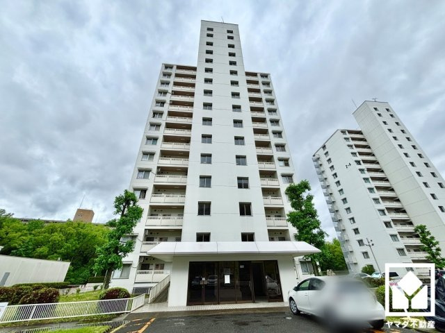 向島ニュータウン第二街区B棟の外観