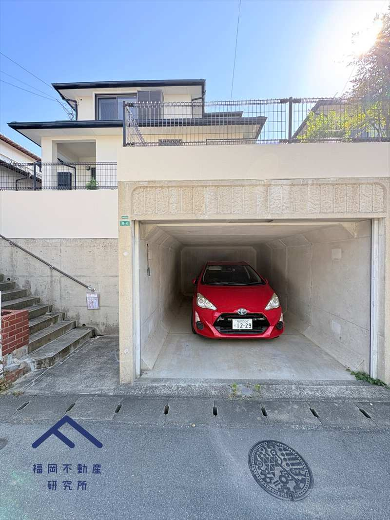 西区拾六町４丁目　戸建ての駐車場