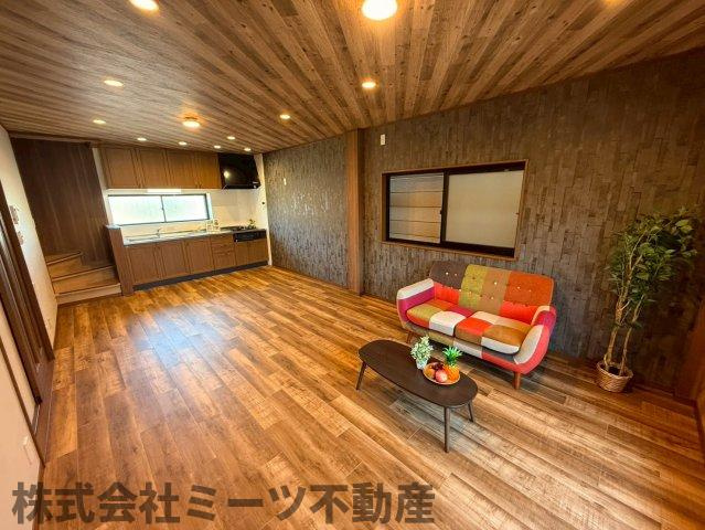 稲葉1丁目　中古戸建の居間・リビング