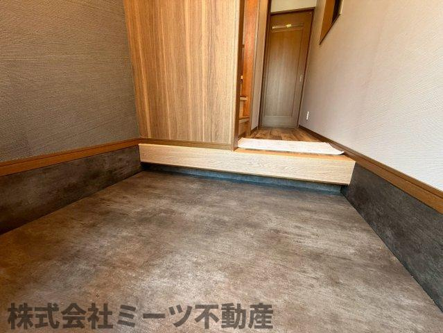 稲葉1丁目　中古戸建の玄関
