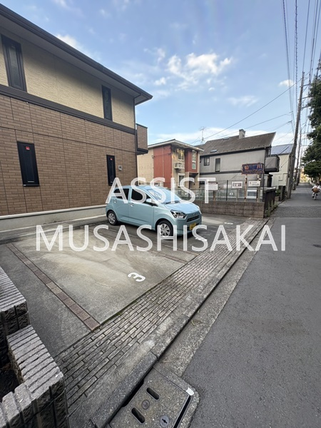 プロムナード アンドゥ　ドゥの駐車場