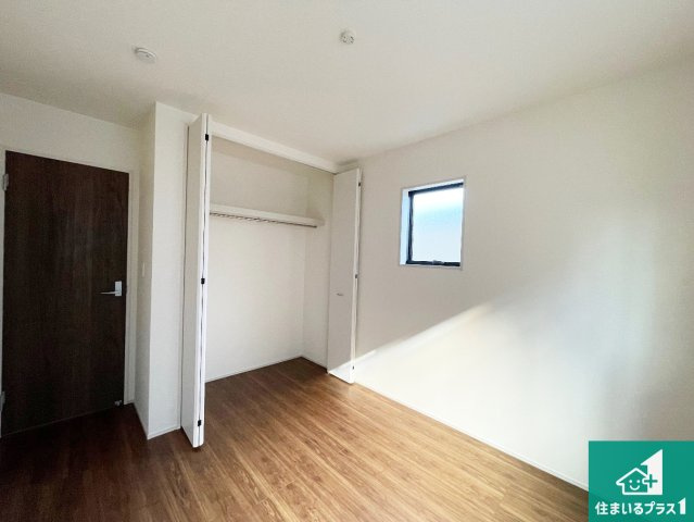 ■西宮市五月ケ丘　第2期　新築一戸建ての洋室|シンプルな洋室は、自分好みのインテリアが楽しめます♪ご家族とインテリアや家具を選びに行くのは入居時の醍醐味の一つです。ぜひお楽しみください♪