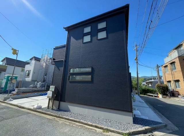 ■西宮市五月ケ丘　第2期　新築一戸建ての外観|安心の10年保証！外観を美しく保ち、雨水で汚れを落とします！気になることがありましたら、お気軽にお問い合わせください！