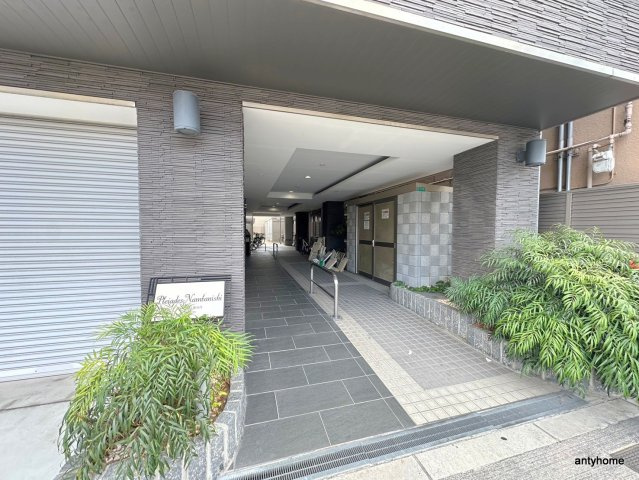 プレアデス難波西　仲介手数料無料のエントランス