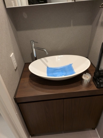 新品家具付きマンション岩本町6(KaGood東京)のトイレ|シンプルで使いやすいトイレです