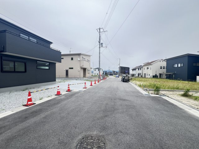 広陵町大野6期　全5棟の前面道路含む現地写真