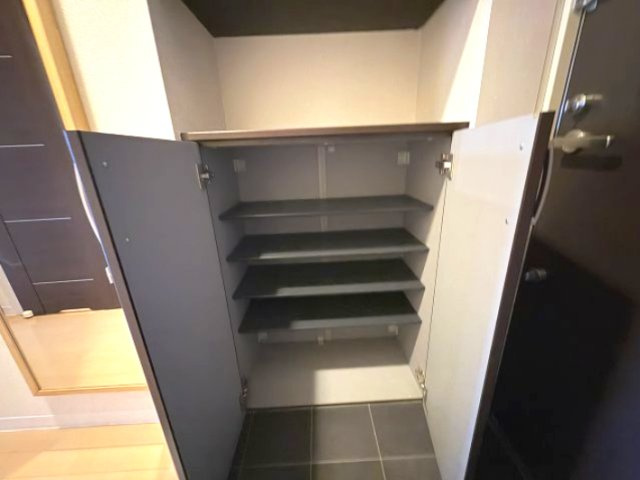 エル・セレーノ石屋川の収納