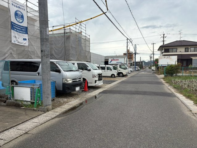 リーブルガーデン　羽島郡岐南町平島第1　全4区画分譲の前面道路含む現地写真|「現地（2026年6月4日）撮影」　
■前面道路　
■ヤマダ不動産　株式会社リライフ