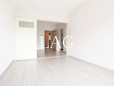 【居間・リビング】 | ペアヒルズ大野 | 洋室のお部屋です。
