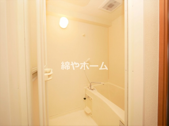 エスリード難波駅前の浴室|きれいなお風呂です